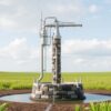Почему скважина начинает давать меньше воды и что с этим делать — практическое руководство